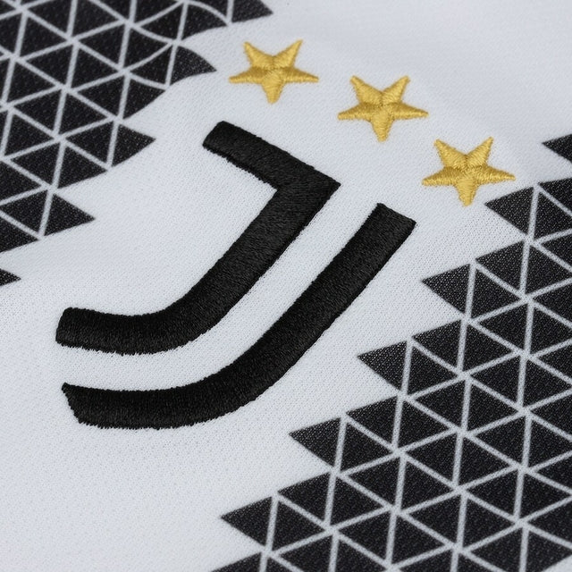 Juventus Home 22/23 Jersey - White and Black